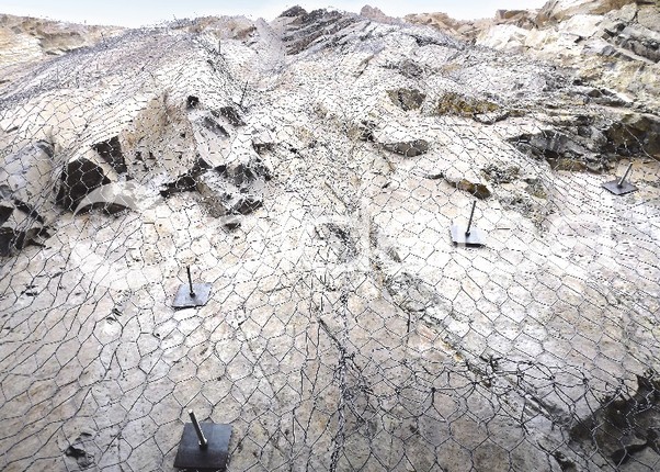 Lima - Perú Protección contra caída de piedra con Mallas Hexagonales