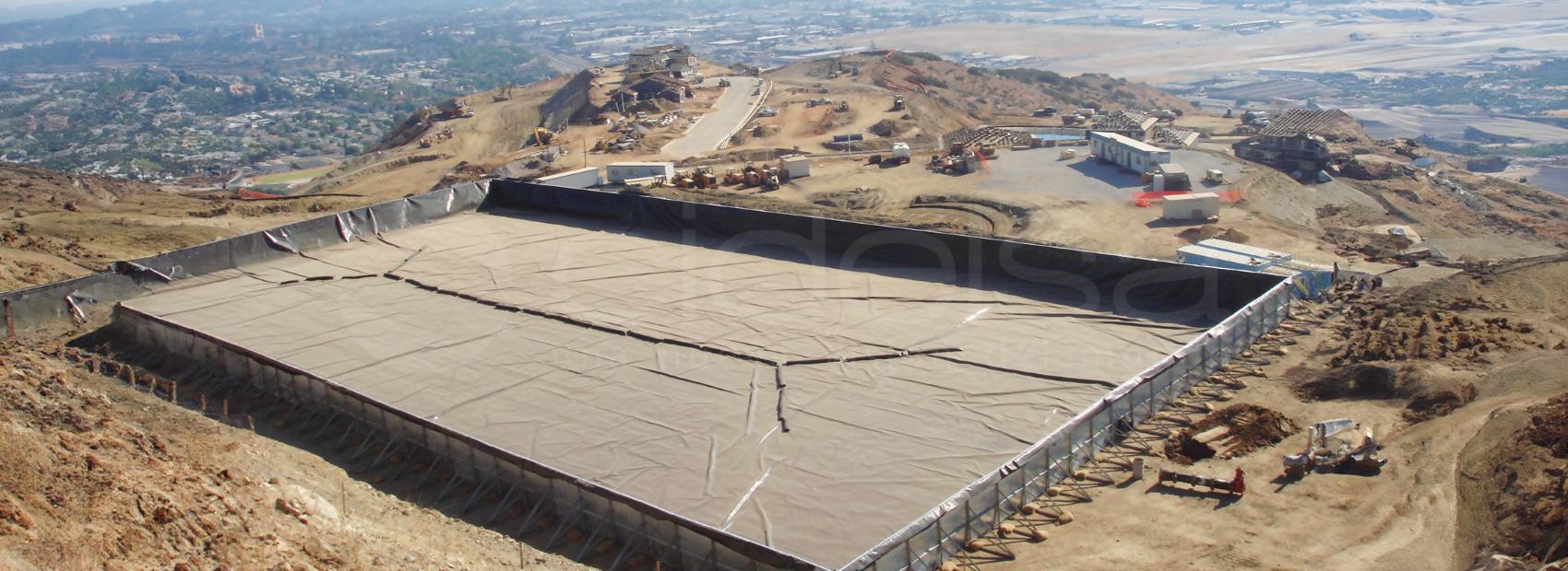 reservorio construido con geomembrana hdpe