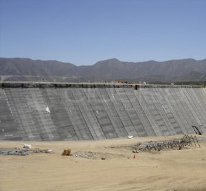 geomembrana construida con reservorio de agua